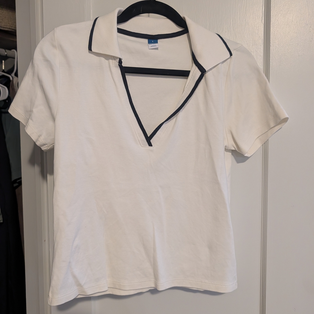 Old Navy Cream V Neck Top with Black Accents